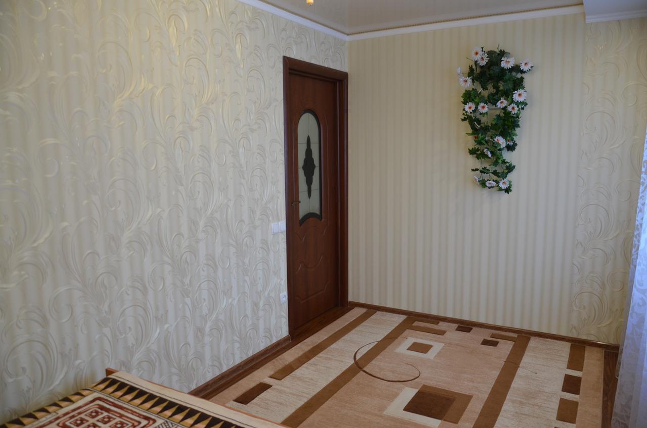 Ветеринарный Appartement Berdychiv Buitenkant foto